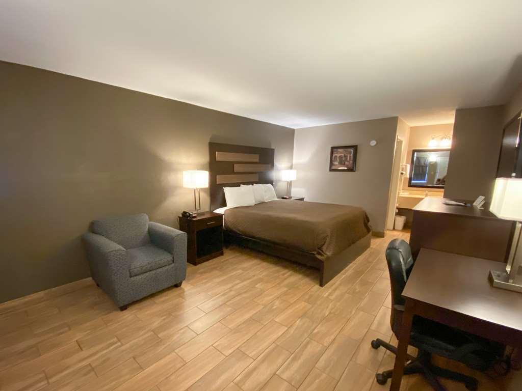 Quality Inn & Suites New Boston Room photo