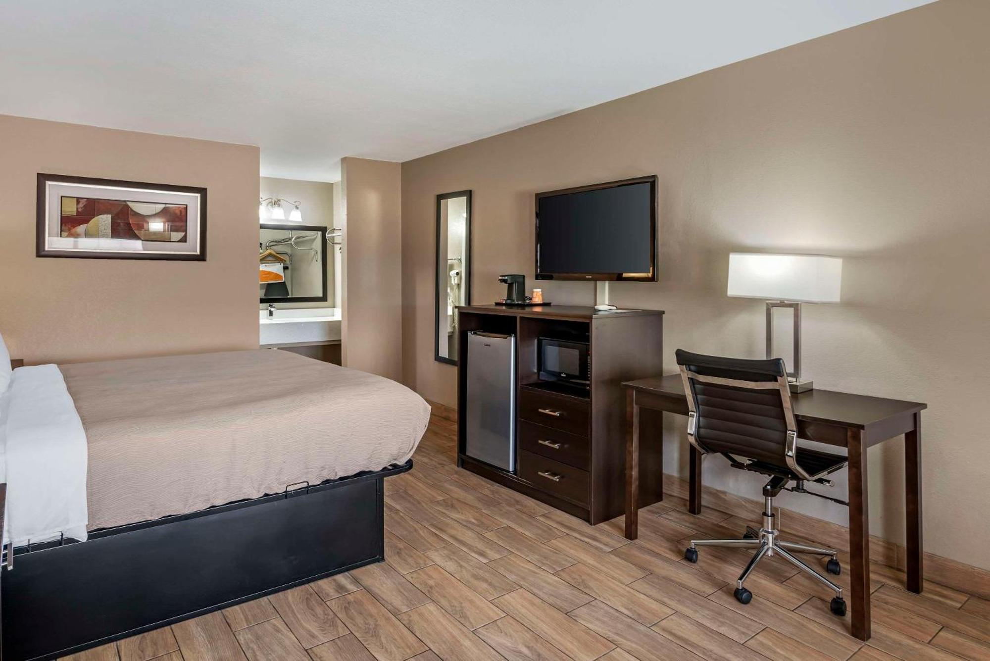 Quality Inn & Suites New Boston Exterior photo