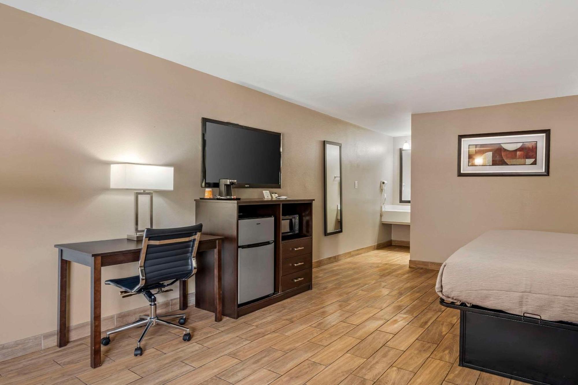 Quality Inn & Suites New Boston Exterior photo