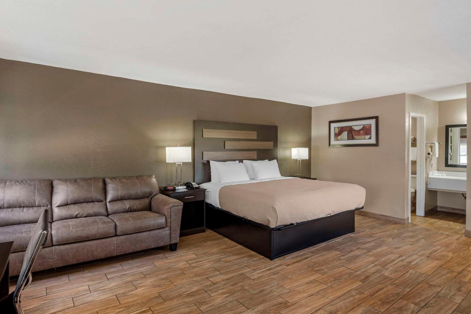 Quality Inn & Suites New Boston Exterior photo