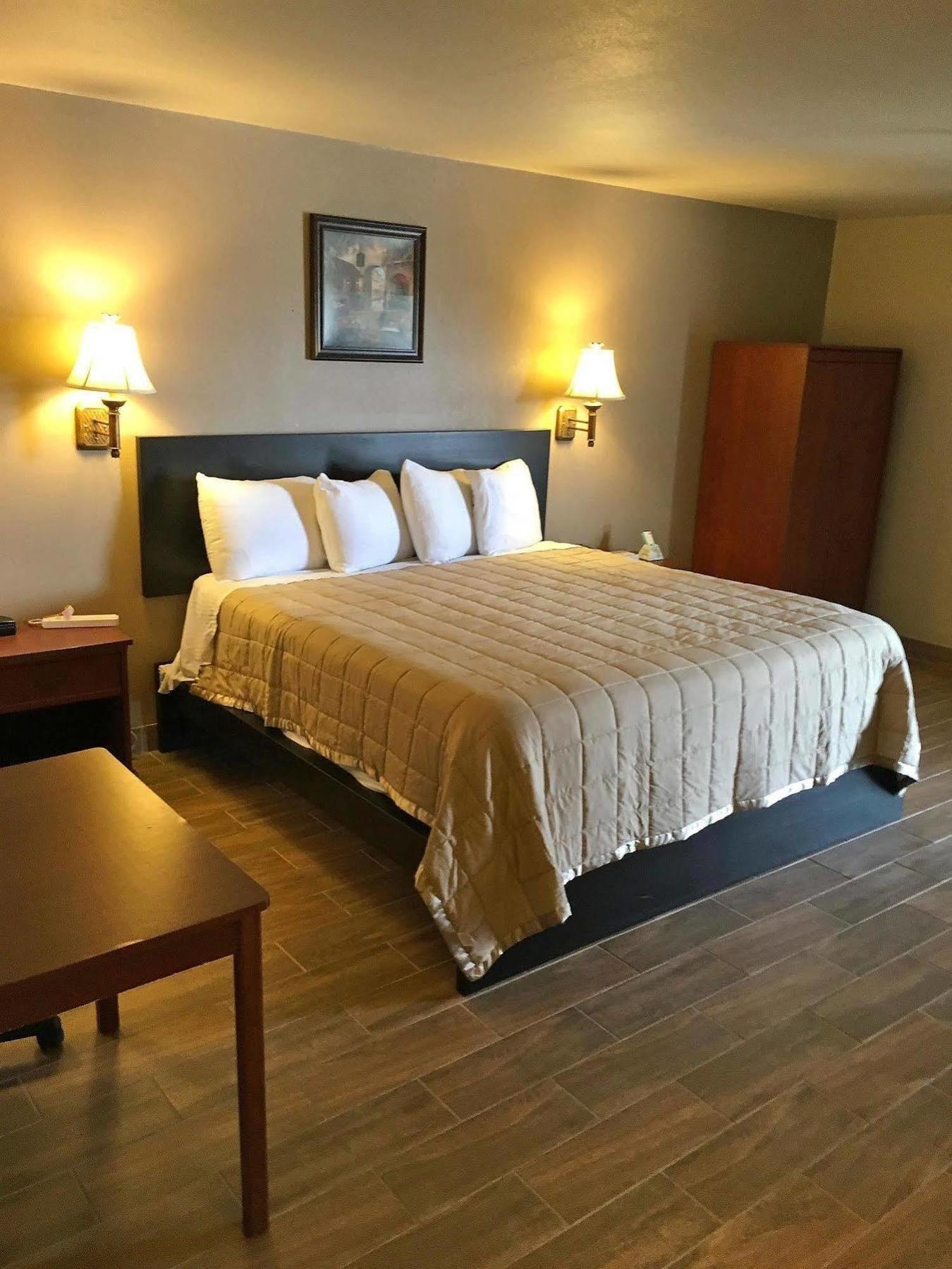 Quality Inn & Suites New Boston Exterior photo